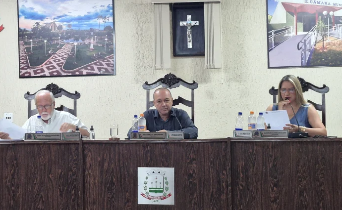 Sessão da Câmara Municipal em Murutinga do Sul: 4 projetos, indicações e clima de união (10/11/2025)