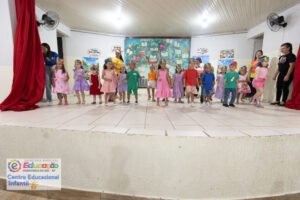 4º Chá Literário do CEI Antonieta Bim Storti reúne famílias em manhã de dança e incentivo à leitura